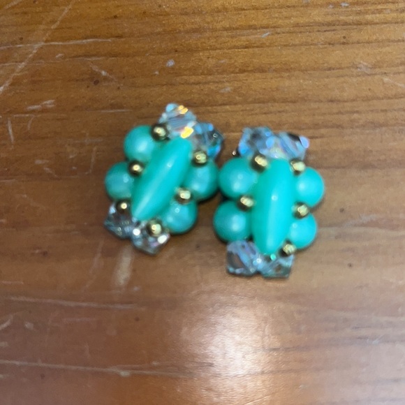 Vintage 50s clip on earrings - Picture 4 of 4